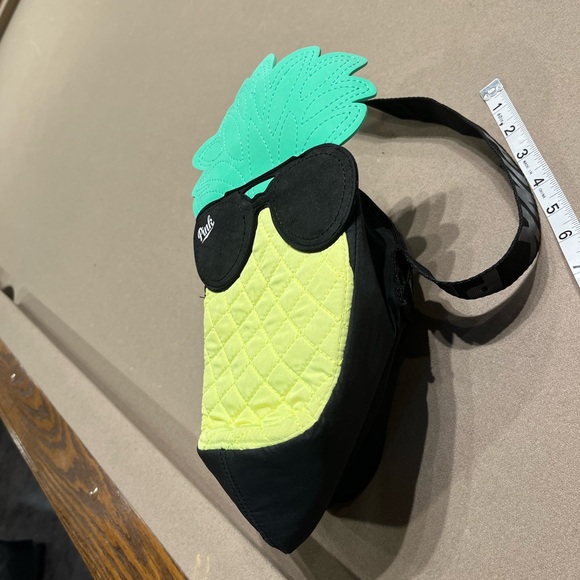 3/$30 PINK cute pineapple shoulder bag beach lunch - Picture 3 of 4